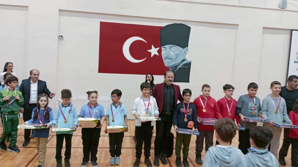 Öğrencimiz Kuzey Çırpan Zeka Oyunları Yarışmasında Merkez İlçe Birincisi Oldu